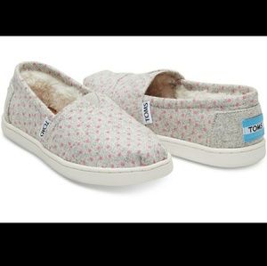 💟 Gray Polka Dot Youth Cozy Toms 💟